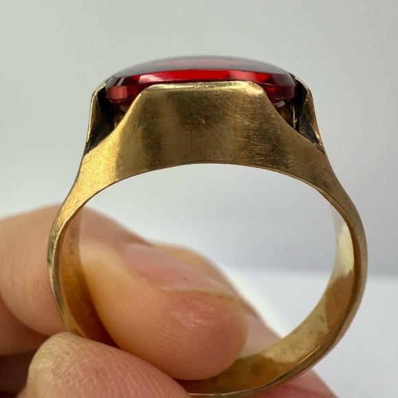 Vintage Ostby & Barton 14K Gold Shell Ruby Statement Ring - Picture 7 of 9